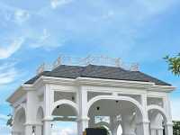 Majestic Pavilion – Where Elegance Meets Nature 