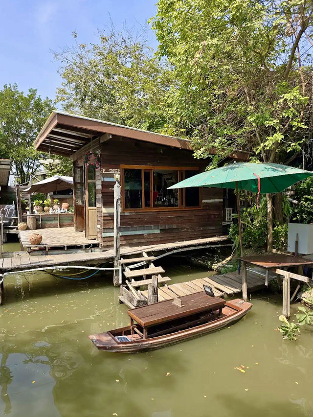 หลงทางไม่ว่า แต่อย่าหลงรักร้านนี้ 🌴✨