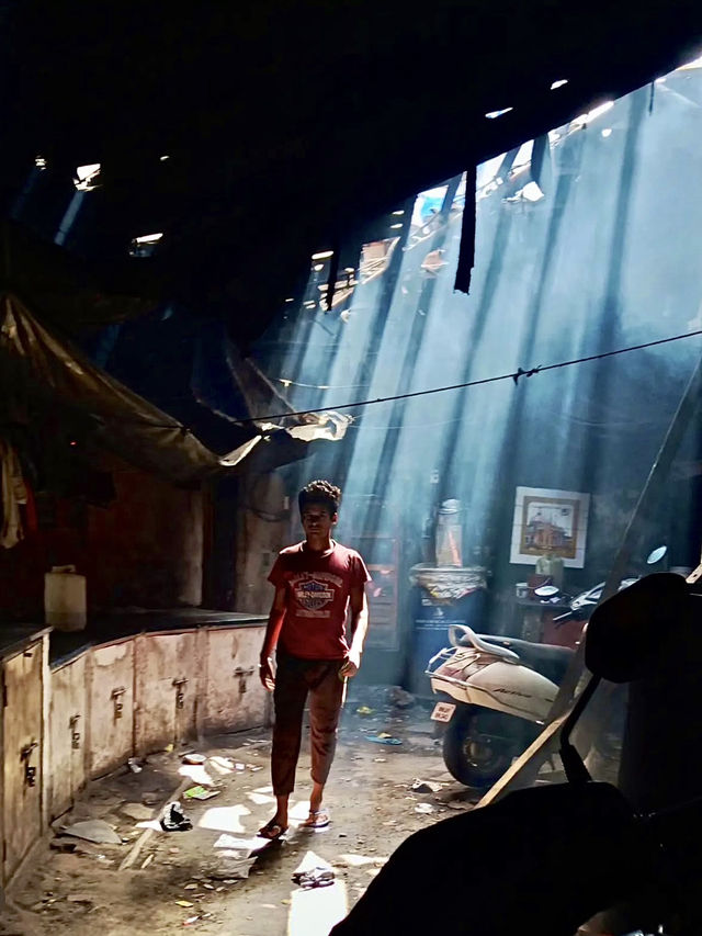 A glimpse into the wealth gap in Mumbai