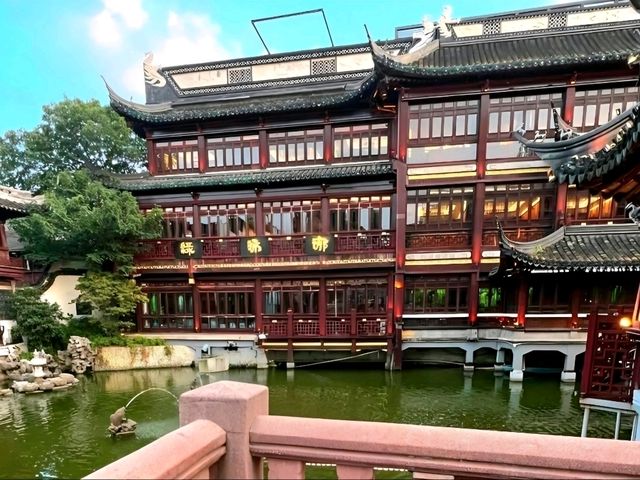 Classical Elegance: Yu Garden, Shanghai, China Classical Elegance: Yu Garden, Shanghai, China