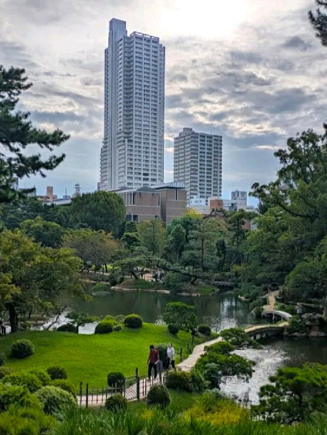 SHUKKEIEN GARDEN. SHUKKEIEN GARDEN.
