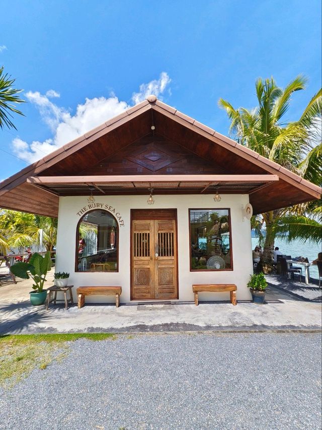 the ruby sea cafe🏝️🌊✈️ the ruby sea cafe🏝️🌊✈️