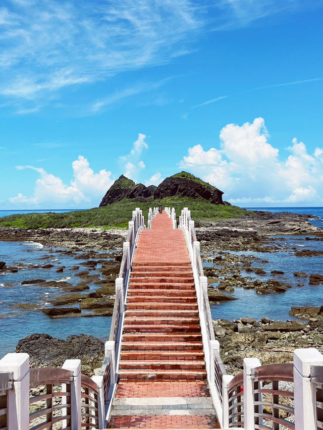 🌉 Sanxiantai Bridge: The Eight-Arched Pathway to Paradise! 🌊