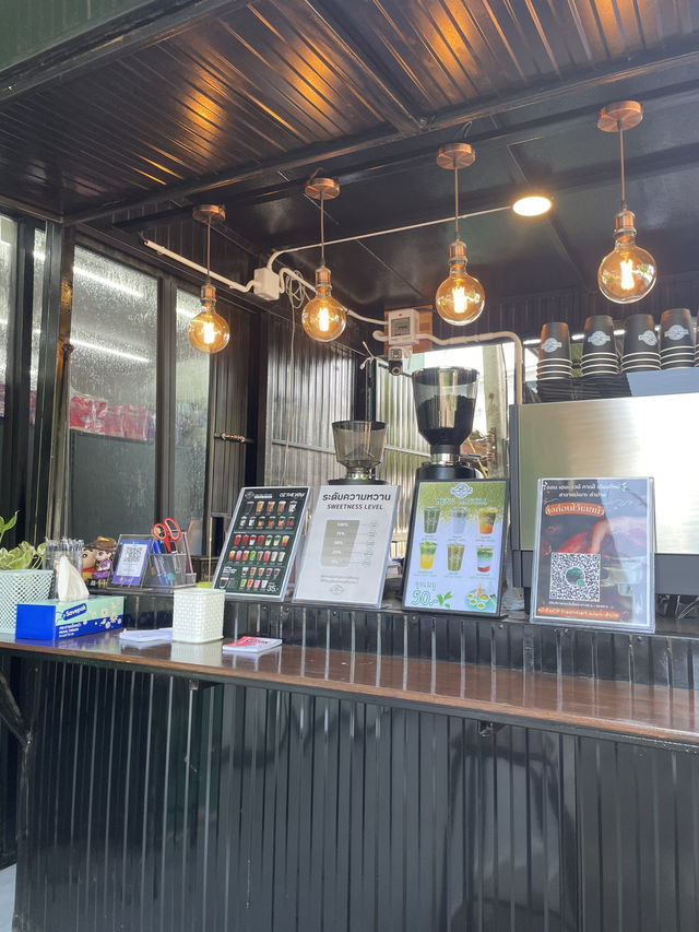 ☕🌿 รีวิว ออน เดอะ เวย์ — คาเฟ่บรรยากาศอบอุ่น 