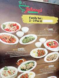 Johnny’s Restaurant at Vivacity Megamall: The Perfect Hotpot Buffet Spot in Kuching