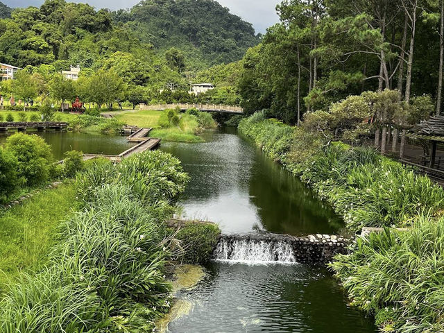⛰️🕊️ Tranquil Reflections at Cihu Mausoleum 🌿🏯