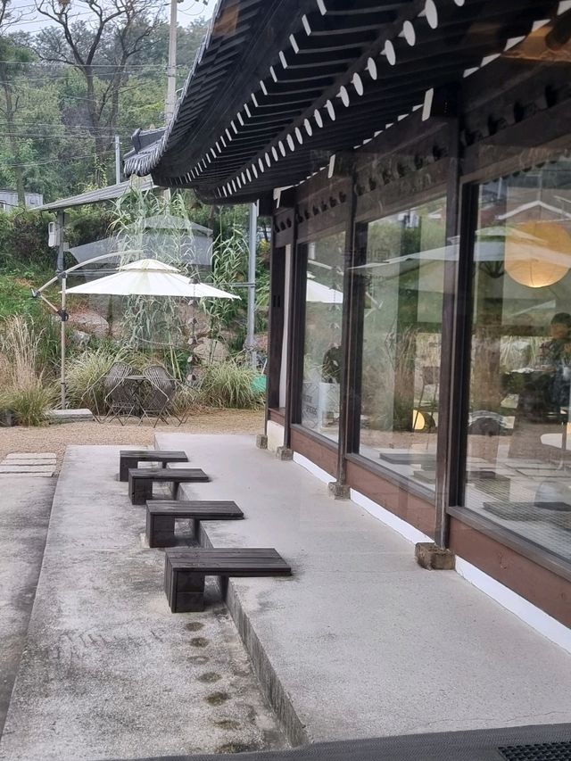 고즈넉한 분위기에, 카페 사리당