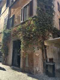 파스텔빛 골목길 속 로마의 소소한 매력