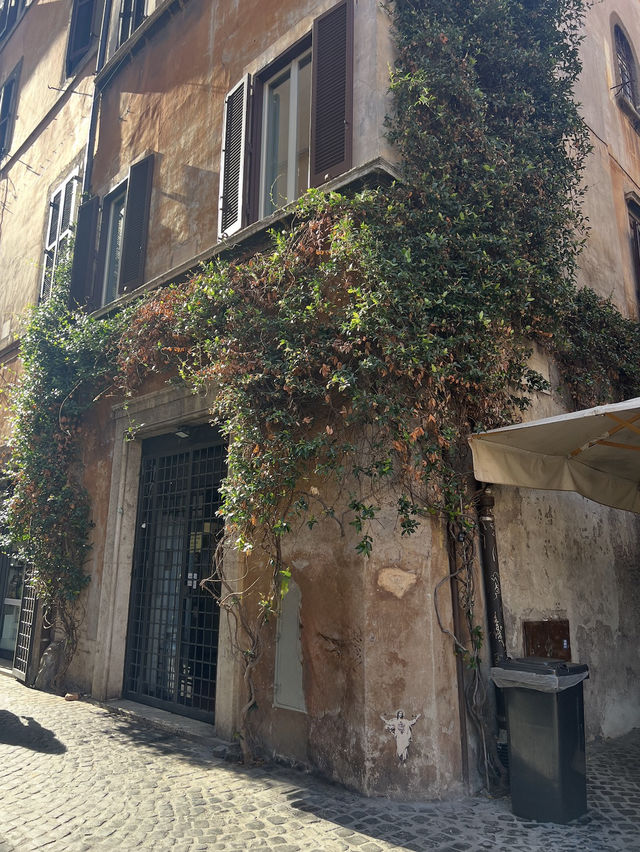 파스텔빛 골목길 속 로마의 소소한 매력