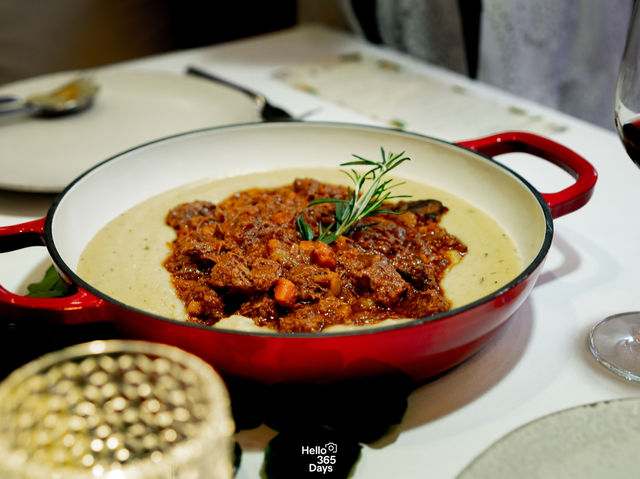 ค่ำคืนสุดหรูบนเชิงเขากมลา ภูเก็ต