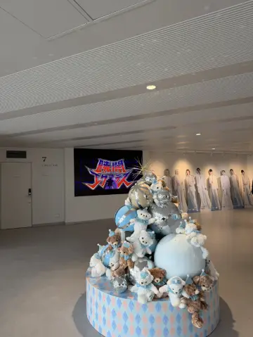 Зимний отдых в тёплом помещении на Небесном саду Осаки.