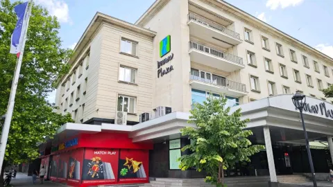 A meeting point of elegance and history: #Dunav Plaza - Ruse, Bulgaria — traveler post in Ruse