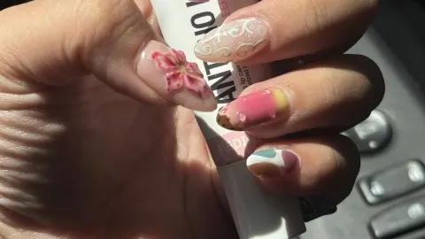 💅🏻💖 Great value nail services at Intamara 35 Nail Art, prices starting from 699 THB. — traveler post in Indore