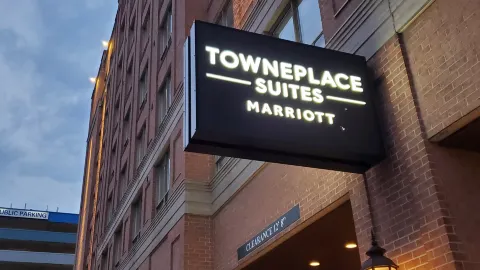 การพักที่สบายที่ TownePlace Suites Windsor — traveler post in วินด์เซอร์