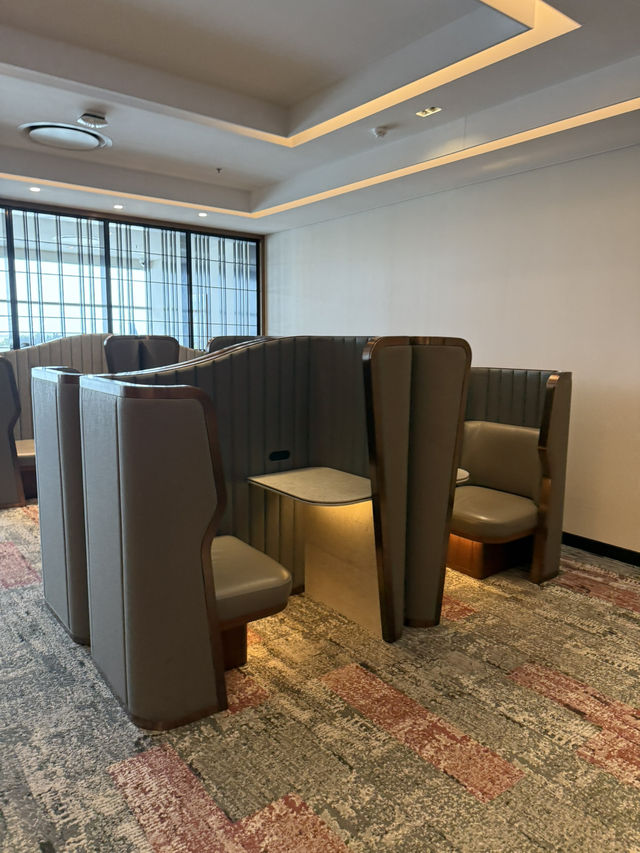 SilverKris First Class Lounge Sydney Airport