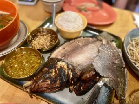 ร้าน Hug Esan อาหารไทยภาคเหนือในนิวยอร์ก