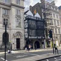 Walking from Bank Station to China Town