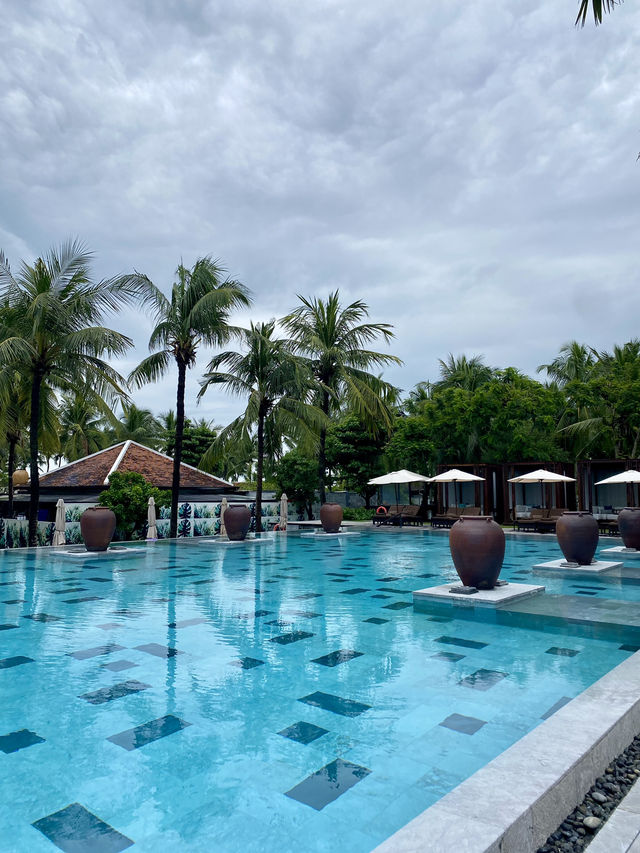 🏊‍♀️ Refreshing Pool Time