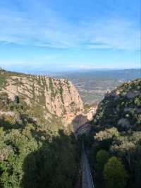 Escolania de Montserrat – A Divine Melody Among the Mountains 🎶✨