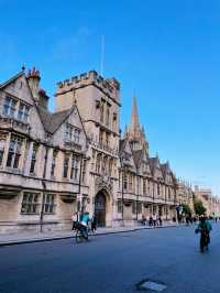 Exploring Oxford: The City of Dreaming Spires