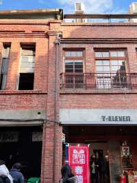 老屋、香料與笑聲：台北迪化街散步日記