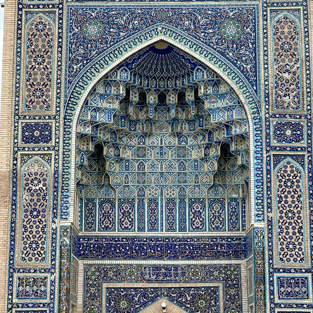 50 Shades of Blue in Samarkand
