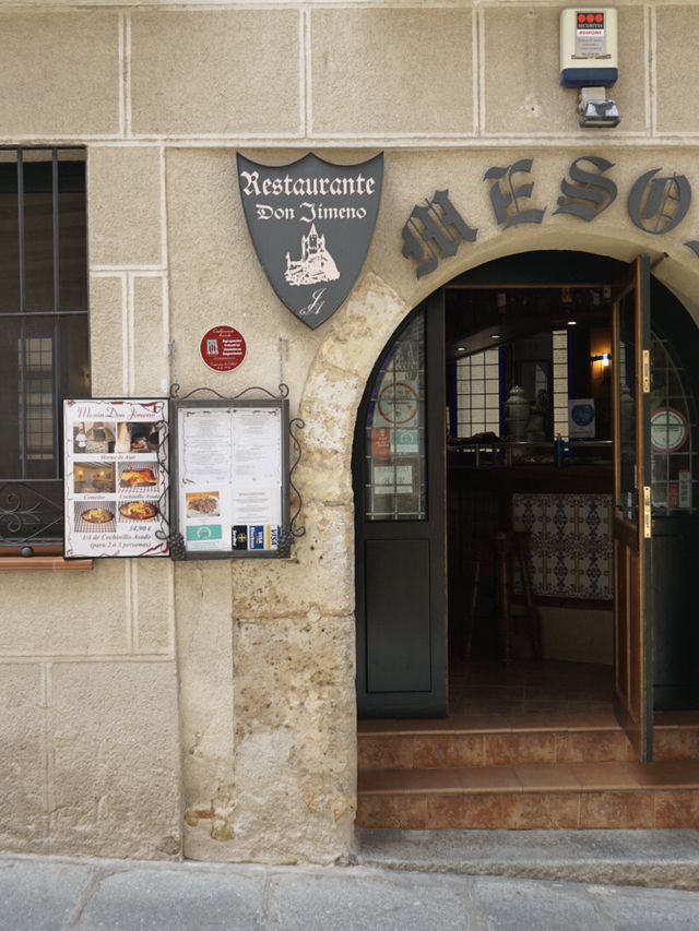 One day trip in Segovia with brilliant food and tourist attractions 