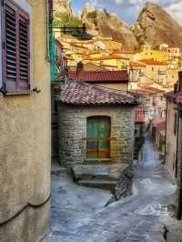 🏞️ A Quiet Pause in Romagna – Borghi, Italy