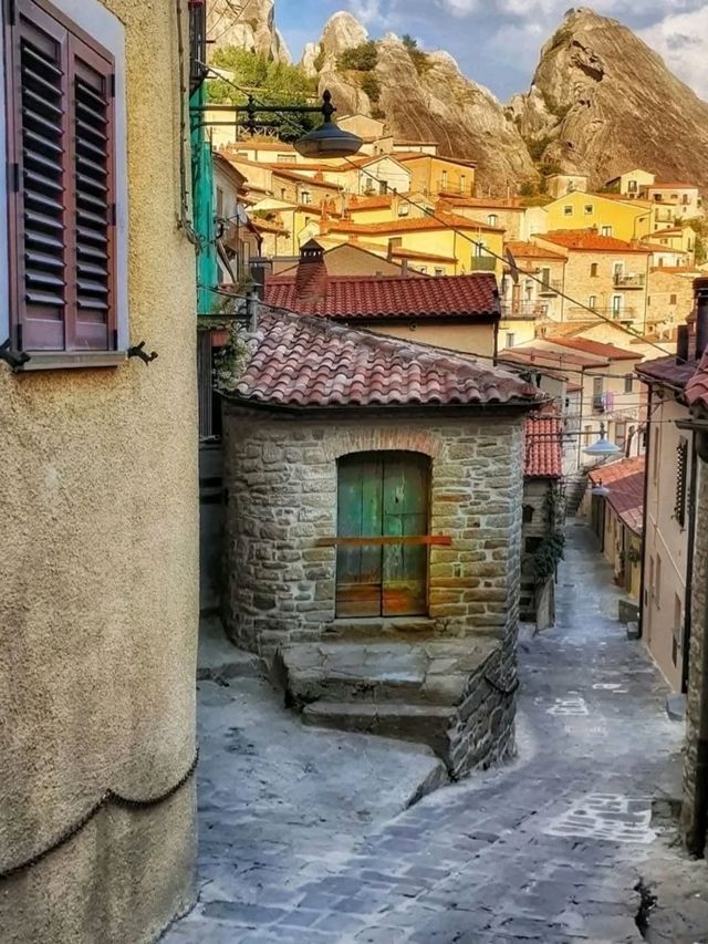 🏞️ A Quiet Pause in Romagna – Borghi, Italy