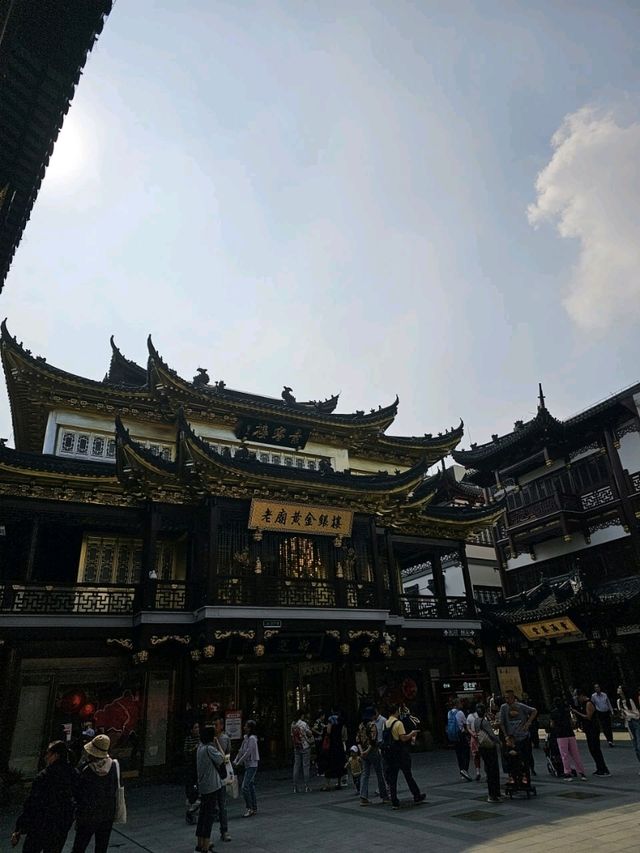 Yuyuan Garden Shanghai: Discovering Tranquility Through Slow Travel