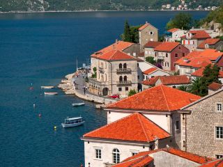 Perast: a city that seems drawn