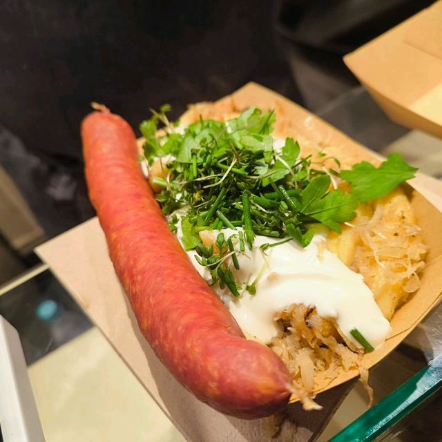 Cologne Weekend Vibes: Where Culture & Chill Collide 🌙🏨 Cologne Weekend Vibes: Where Culture & Chill Collide 🌙🏨