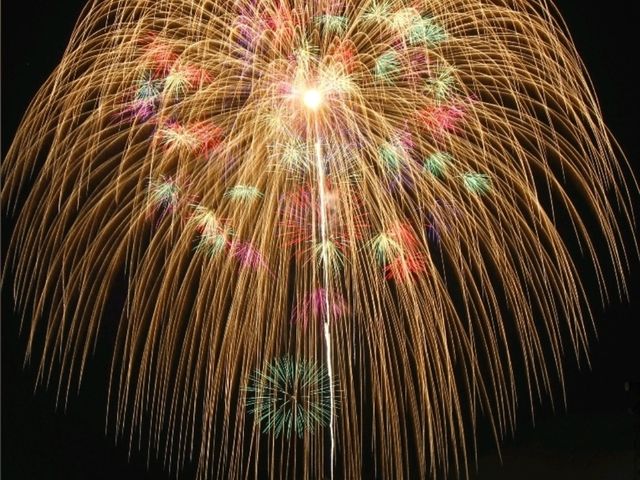【日本新潟】長岡花火大會攻略:門票抽選、最佳觀賞席與散場避人群全解密