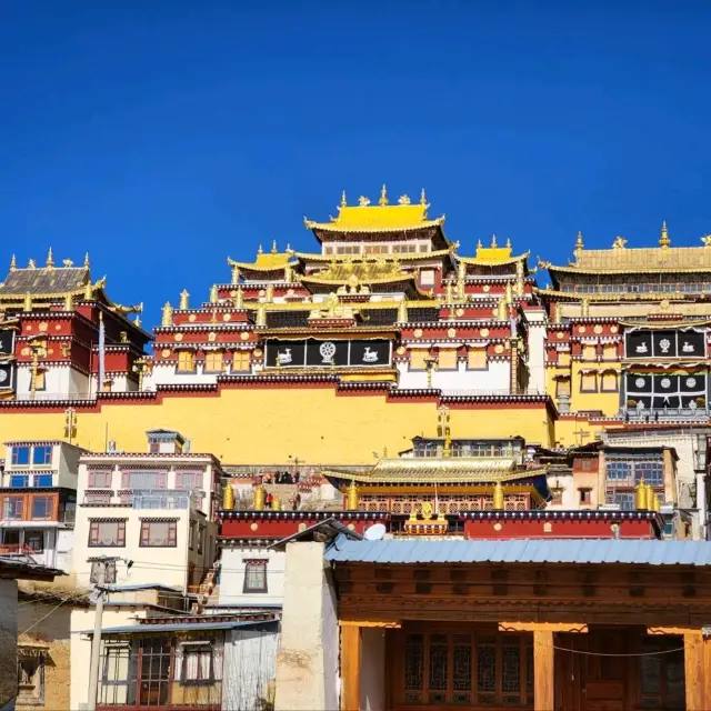 Songzanlin Lamasery - Yunnan's Largest Temple