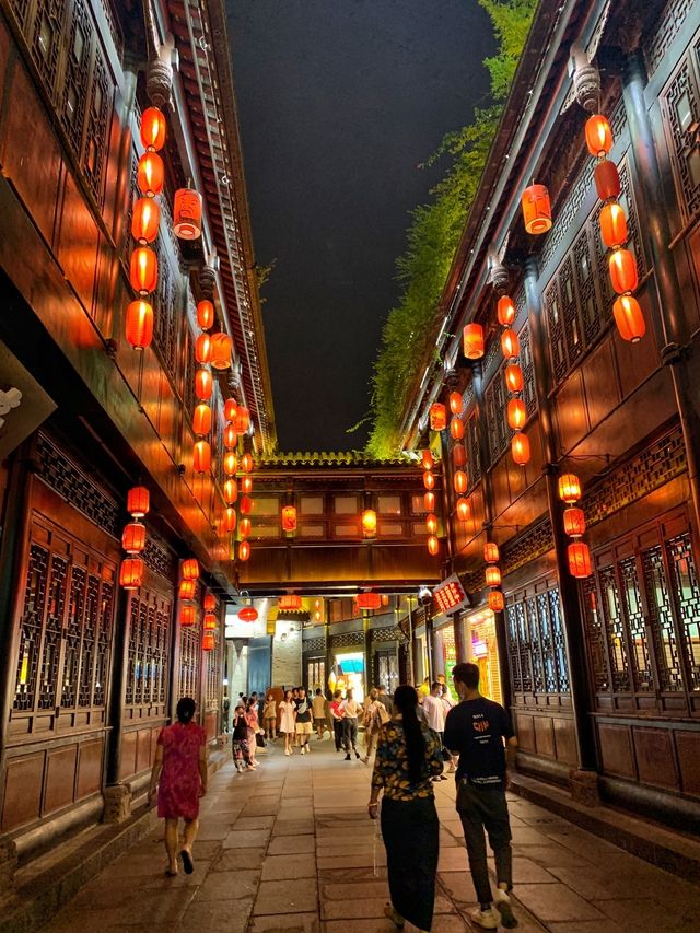每日一景｜彻夜輝煌燈火的錦裡
