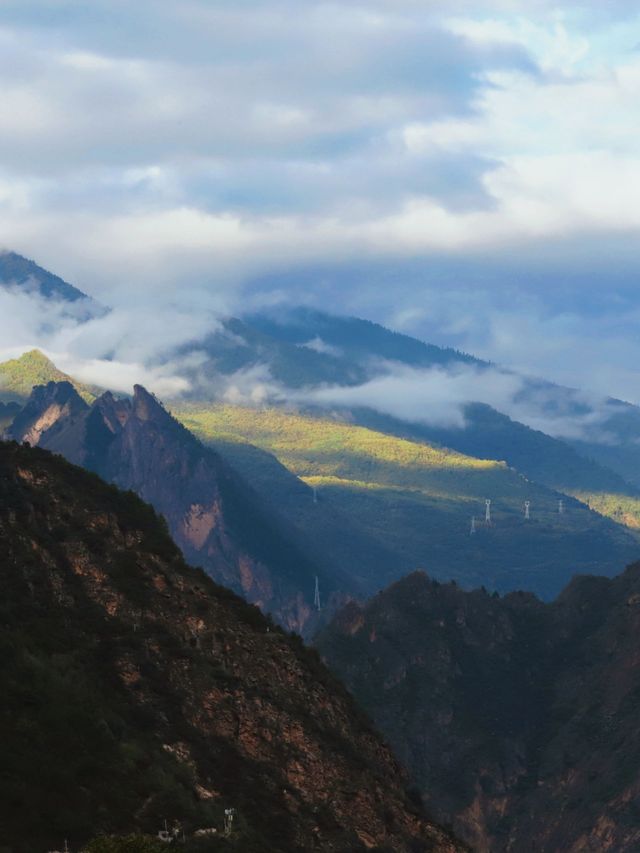 中路藏寨，墨爾多神山下的世外桃源