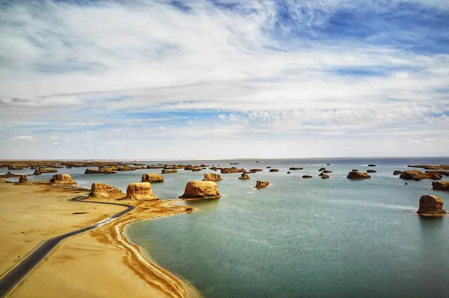 Urho Water Yadan - The lost pearl in the Gobi Desert