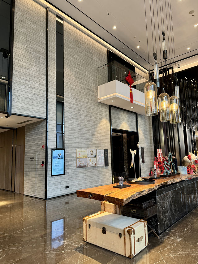 在南京 住進了情侶酒店天花板