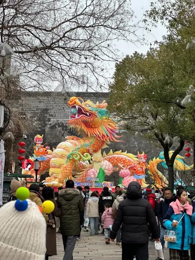 Nanjing Laomendong Citywalk New Year Edition, shooting dragon lanterns at five locations