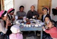 2011年3月，甲居藏寨一家人