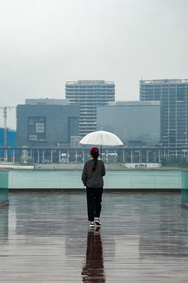 Zhengzhou | Rainy Day Atmosphere Photography at Financial Island
