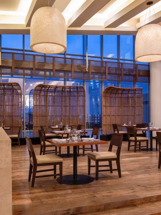 🌟 Accra's Luxury Oasis: Kempinski Hotel Gold Coast 🌴✨