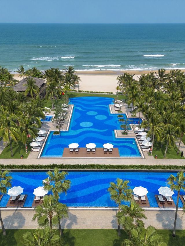 🌟 Da Nang Delights: Unwind at Marriott Resort! 🏖️🛎️