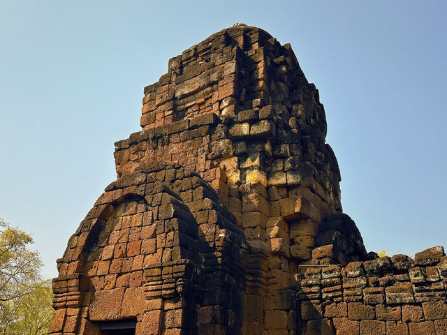 เที่ยวปราสาทเมืองสิงห์ ชมศิลปะขอมที่เมืองกาญ