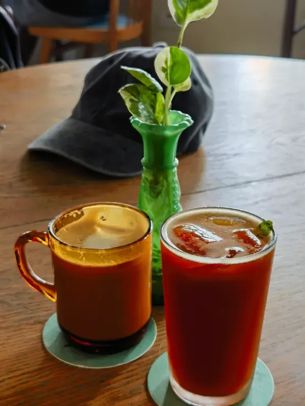 高雄美食探索🍽️：六合夜市、不二緻果與瑞丰夜市的美食之旅🎉