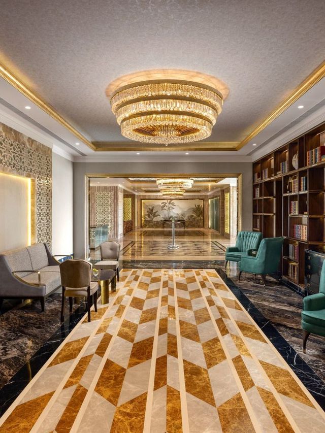 🌟 Mumbai Marvels: St. Regis' Luxe Comforts 🌟