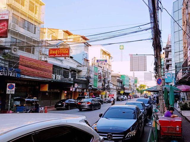 Bangkok Crossroad of The World: Khao San