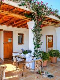🌟 Balearic Bliss: Top Stay in Sant Antoni de Portmany! 🌴✨