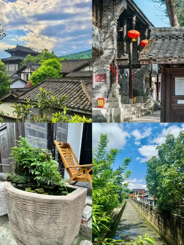 Escape the hustle and bustle to two peaceful small towns at the junction of three provinces|||