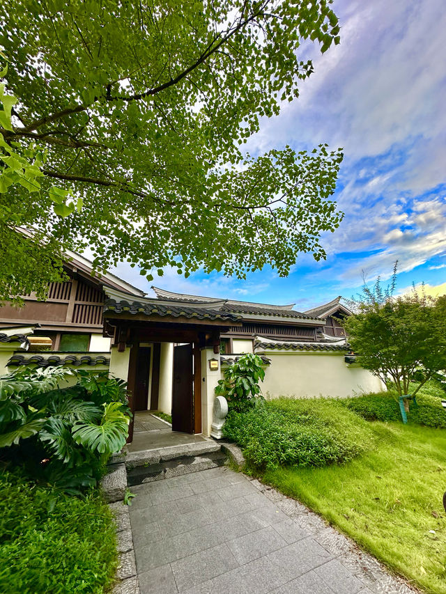 到桂林旅遊要住進這家山水畫的酒店裡